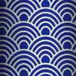 Baumwolle 100% geometrische Schuppen weiß auf marineblauem Hintergrund  