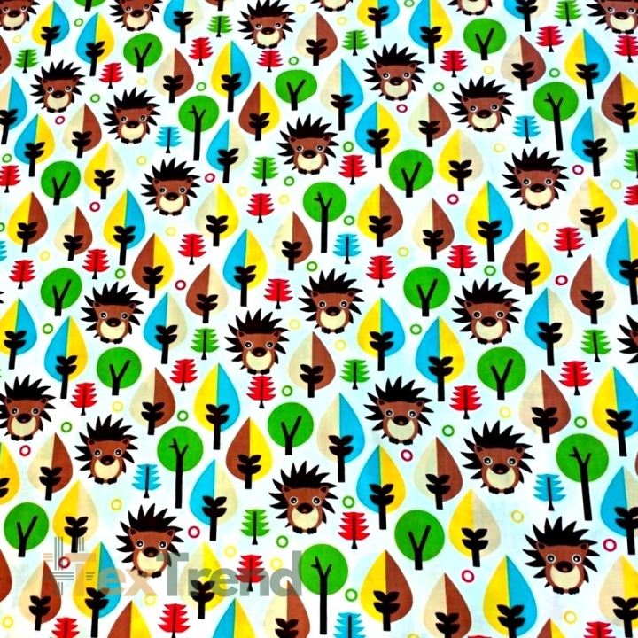 Baumwolle 100% Igel und bunte Bäume auf weißem Hintergrund  