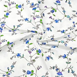 Baumwolle 100% Blumen von Winde und blaue Nelken auf weißem Hintergrund  