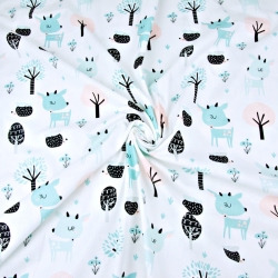 100% Baumwolle, mintfarbene Rehe mit Bäumen auf weißem Hintergrund