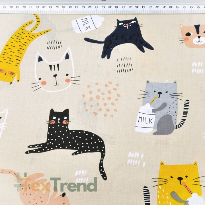 Baumwolle 100% orange Katzen auf beige Hintergrund  