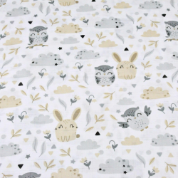 Baumwoll-Musselin - Eulen mit Kaninchen in beige-grau auf weißem Hintergrund  