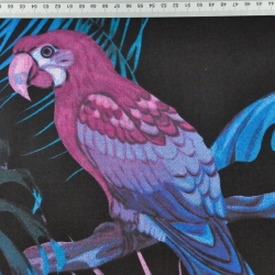 Baumwolle 100% große Blätter blau-violett mit Papageien auf schwarzem Hintergrund - 220cm  