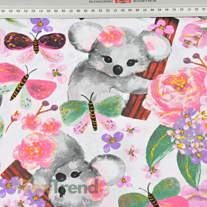 100% Baumwolle Koala-Bären mit Schmetterlingen auf weißem Hintergrund  
