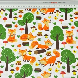 100% Baumwolle Füchse im Wald auf weißem Hintergrund  