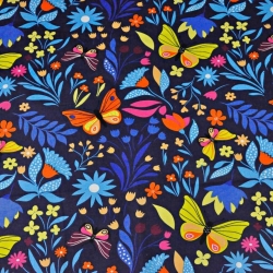 Baumwolle 100% Schmetterlinge bunt auf einer Wiese auf marineblauem Hintergrund  