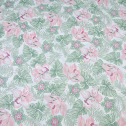 Baumwolle 100% Orchideenblüten mit Salbeiblättern auf weißem Hintergrund  