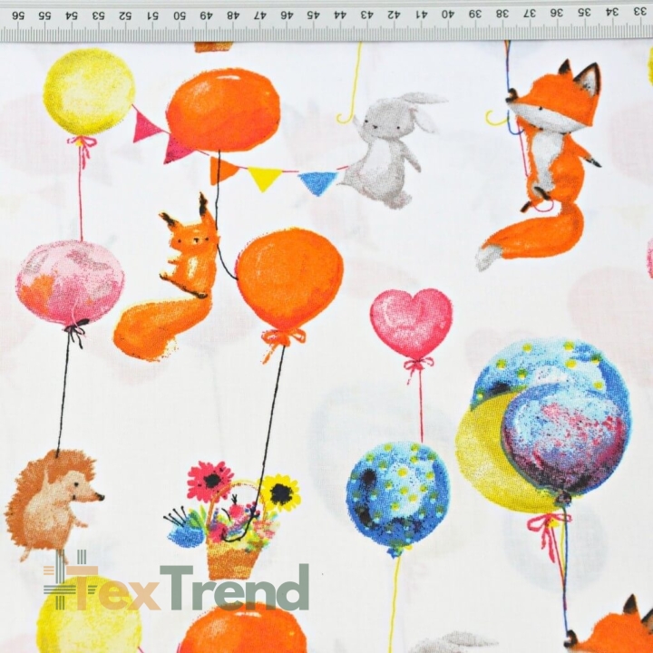 Baumwolle 100% Füchse mit bunten Ballons auf weißem Hintergrund  