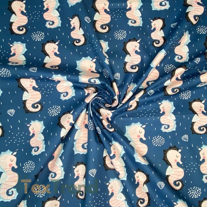 Baumwolle 100% Seepferdchen auf hellblauem Hintergrund  