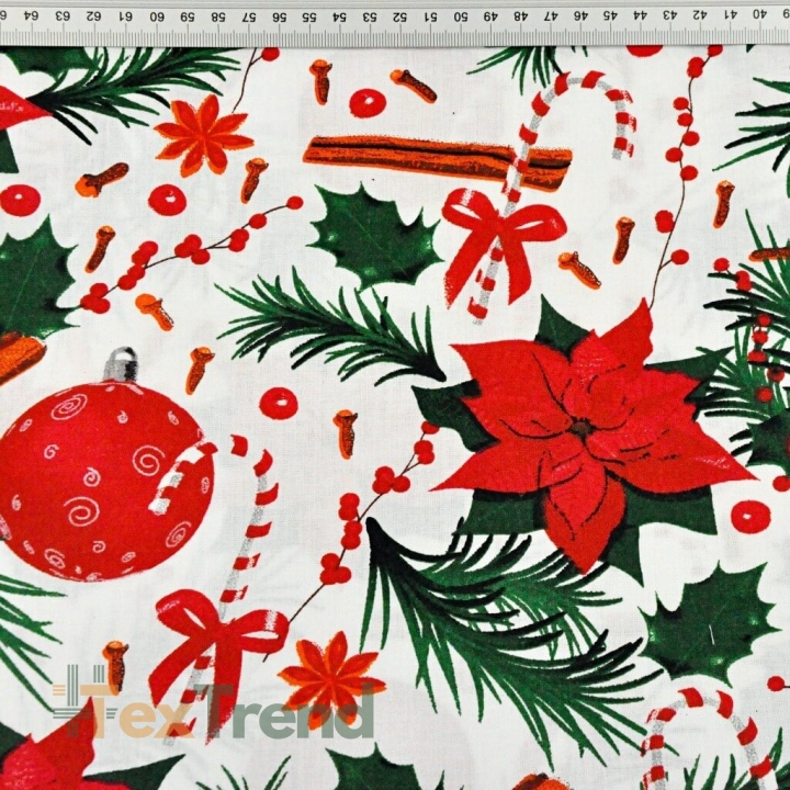 Baumwolle 100% Weihnachtsmuster Stechpalme mit Weihnachtsbaumkugeln und Zimt rot-grün auf weißem Hintergrund  