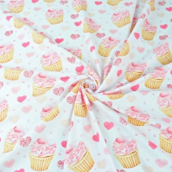 Baumwolle 100% rosa Cupcakes mit Herzen auf weißem Hintergrund  