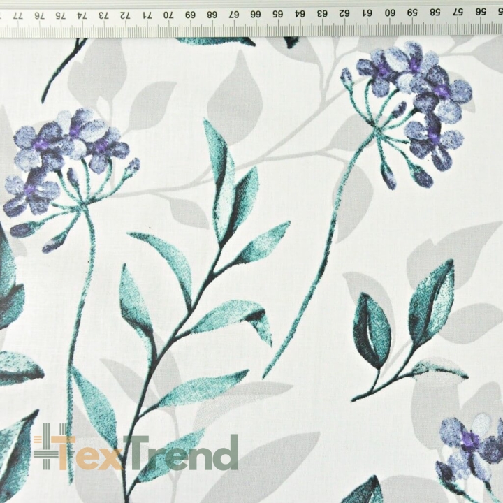 Baumwolle 100% lila Blumen mit smaragd-grünen Blättern auf weißem Hintergrund  