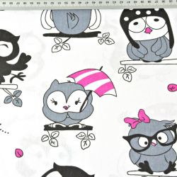 Baumwolle 100% verrückte Eulen mit rosa auf weißem Hintergrund  