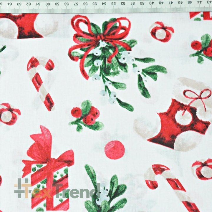 Baumwolle 100% Weihnachtsmuster mit Socken und Geschenken auf weißem Hintergrund  