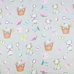 Baumwolle 100% Kätzchen mit rosa Schleife auf grauem Hintergrund  