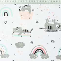 Baumwolle 100% Katzen in grau-mint-apricot mit Regenbogen auf weißem Hintergrund  