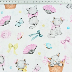 Baumwolle 100% Kätzchen mit rosa Schleife auf weißem Hintergrund  