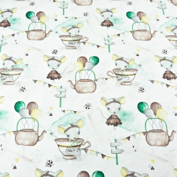 100% Baumwolle Mäuse mit Tassen beige-grün auf weißem Hintergrund  