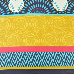 Baumwolle 100% Mandala-Muster gestreift auf dunkelblauem Hintergrund  