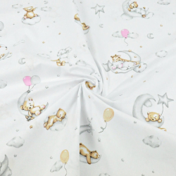 100% Baumwolle schlafende Bären auf Monden mit Luftballons auf weißem Hintergrund  