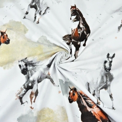 Baumwolle 100% braun-weiße Pferde auf weißem Hintergrund  