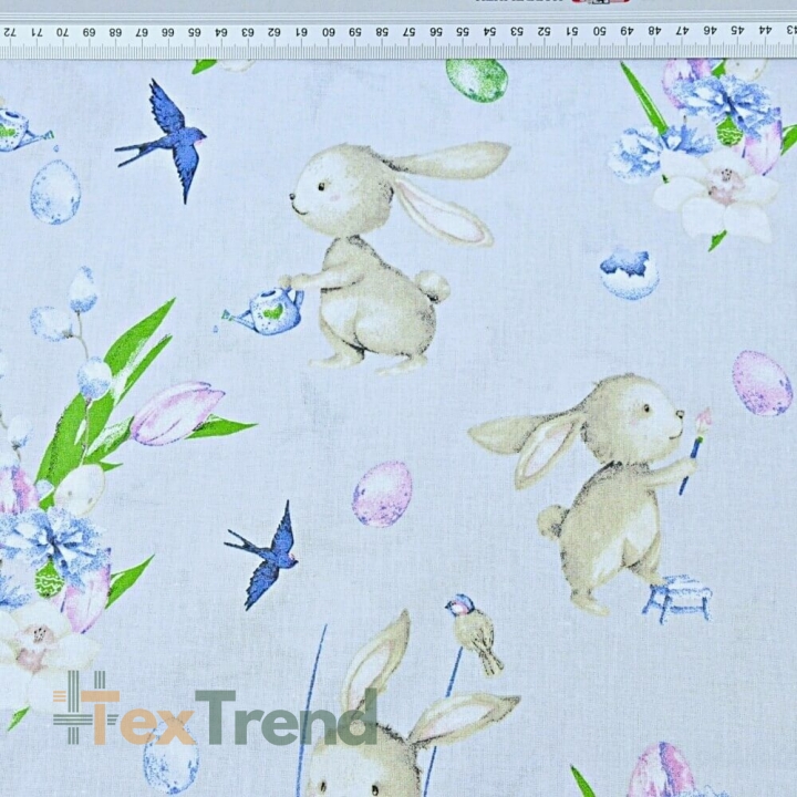 Baumwolle 100% Osterhasen mit Blumen auf hellgrauem Hintergrund  