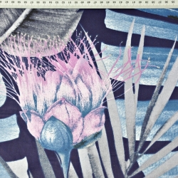 Baumwolle 100% Seerosen rosa-blau auf marineblauem Hintergrund  