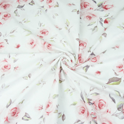 100% Baumwolle pudrige und schmutzig-rosafarbene Rosen auf weißem Hintergrund  