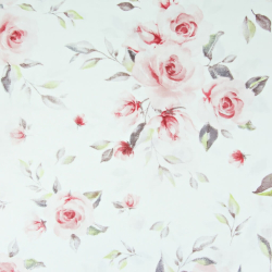 100% Baumwolle pudrige und schmutzig-rosafarbene Rosen auf weißem Hintergrund  