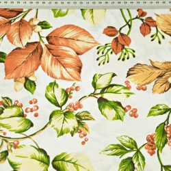 Baumwolle 100% Blätter und Zweige von Vogelbeeren im Herbst auf weißem Hintergrund  