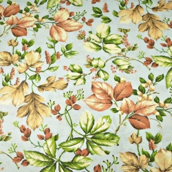 Baumwolle 100% Blätter und Zweige der Vogelbeere im Herbst auf grauem Hintergrund  