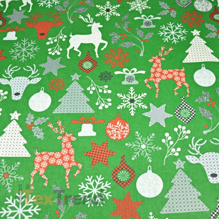 Baumwolle 100% Weihnachtsmuster Rehe mit Tannenbäumen auf grünem Hintergrund  