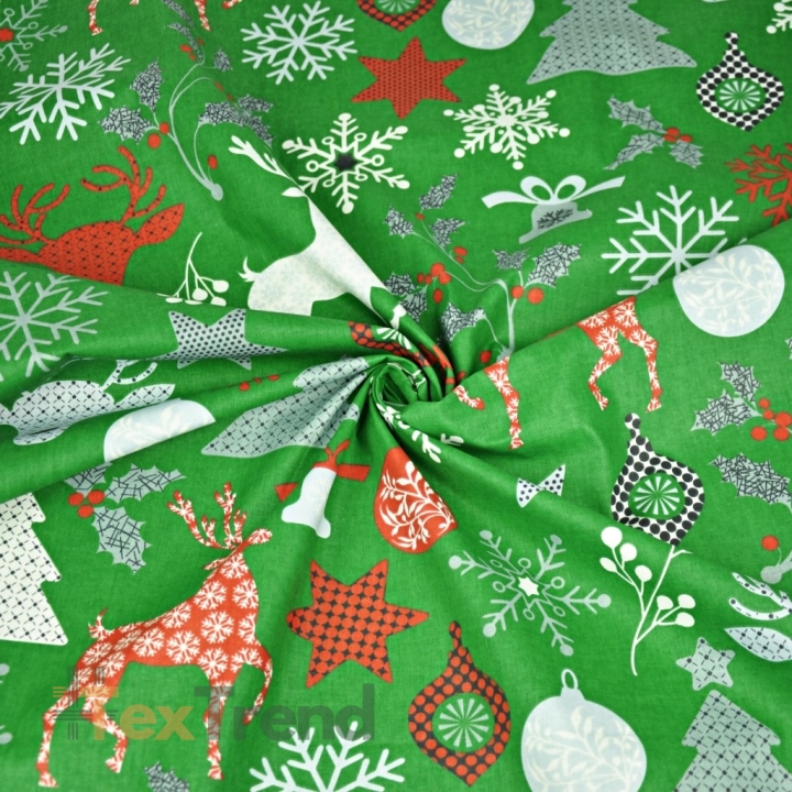 Baumwolle 100% Weihnachtsmuster Rehe mit Tannenbäumen auf grünem Hintergrund  