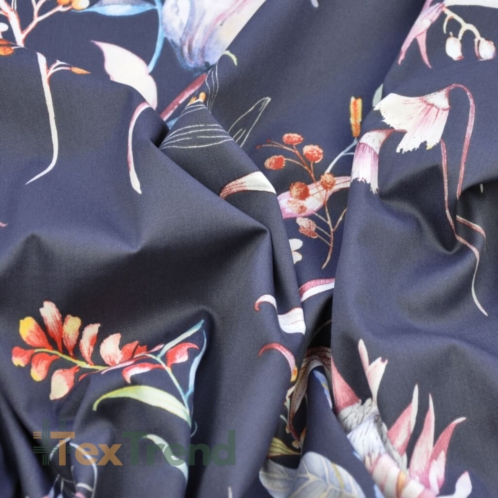 Baumwoll-Satin gemustert Pastellblumen auf graphitfarbenem Hintergrund  