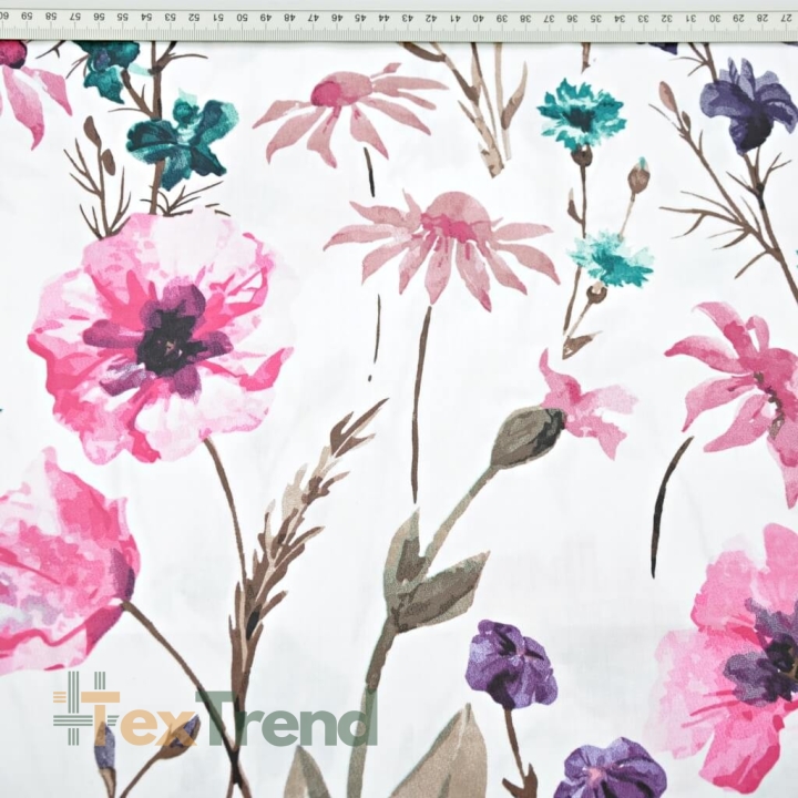 Baumwoll-Satin gemustert Kornblumen und Mohnblumen rosa-smaragd auf weißem Hintergrund  
