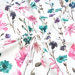 Baumwoll-Satin gemustert Kornblumen und Mohnblumen rosa-smaragd auf weißem Hintergrund  