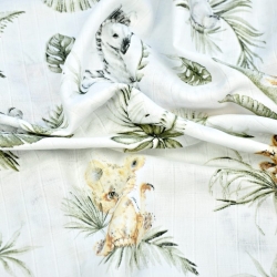 Baumwoll-Musselin mit afrikanischen Tieren in tropischen Blättern  