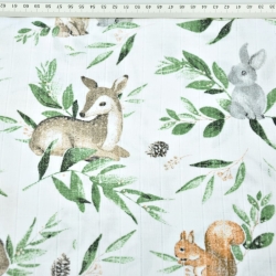 Baumwoll-Musselin mit Rehkitzen und Hasen mit grünen Blättern  