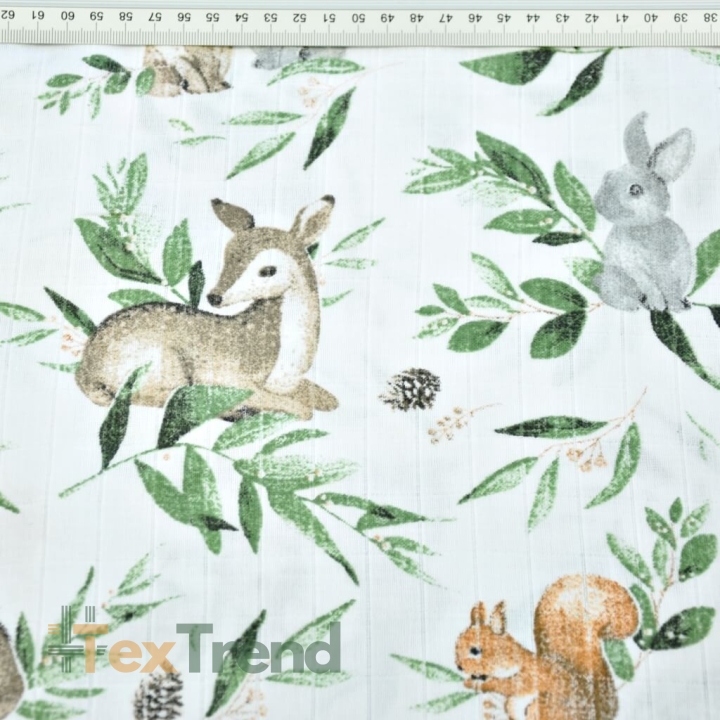 Baumwoll-Musselin mit Rehkitzen und Hasen mit grünen Blättern  