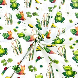 100% Baumwolle mit grünen Fröschen auf weißem Hintergrund  