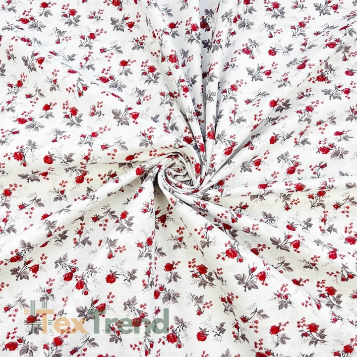 100% Baumwolle mit mini bordeauxfarbenen Rosen auf weißem Hintergrund  