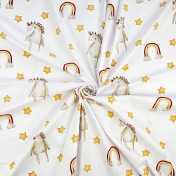 100% Baumwolle mit braunen Pferden und Regenbögen auf weißem Hintergrund  