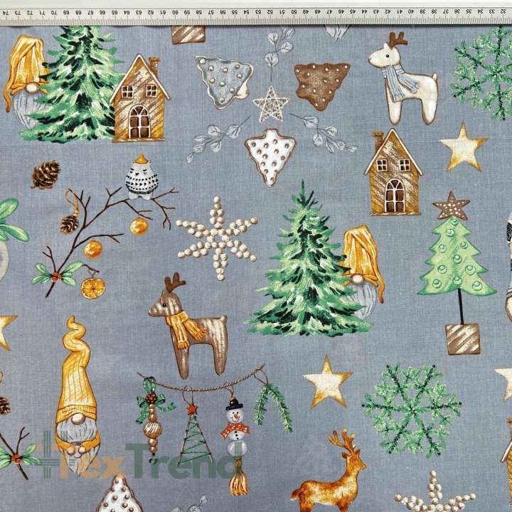 Baumwolle 100% Weihnachtsmuster Wichtel orange mit Haus und Tanne auf grauem Hintergrund  