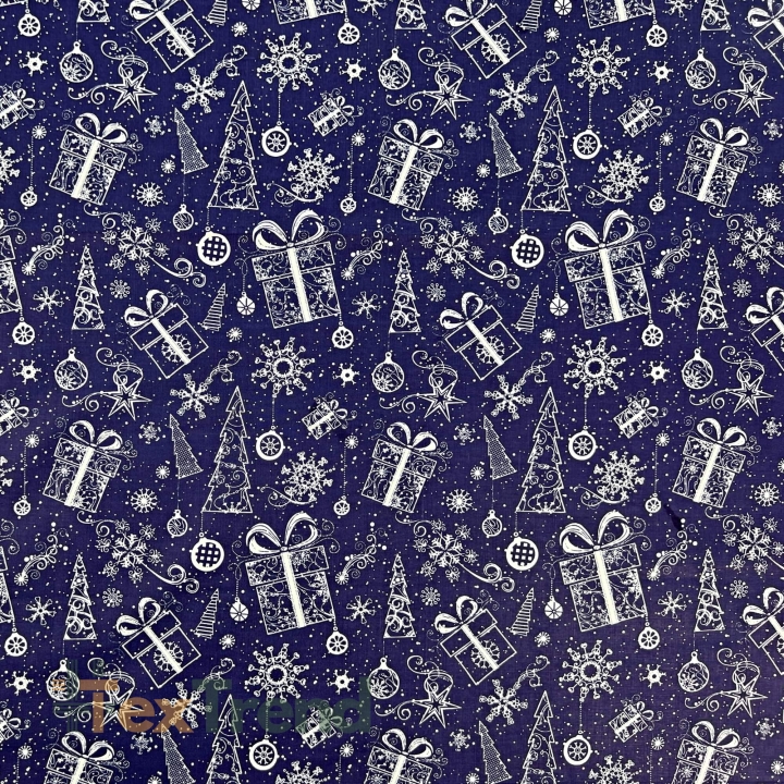 100% Baumwolle mit weihnachtlichem Muster von Tannenbaumkonturen mit Geschenken auf dunkelblauem Hintergrund  