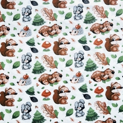 100% Baumwolle mit herbstlichen Tieren im Wald auf weißem Hintergrund  