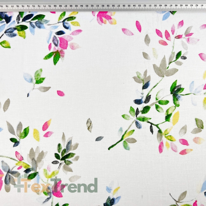 100% Baumwolle mit bunten Zweigen und Blumen auf weißem Hintergrund  