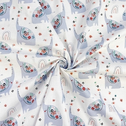 100% Baumwolle mit blauen Elefanten und Blumen auf weißem Hintergrund  