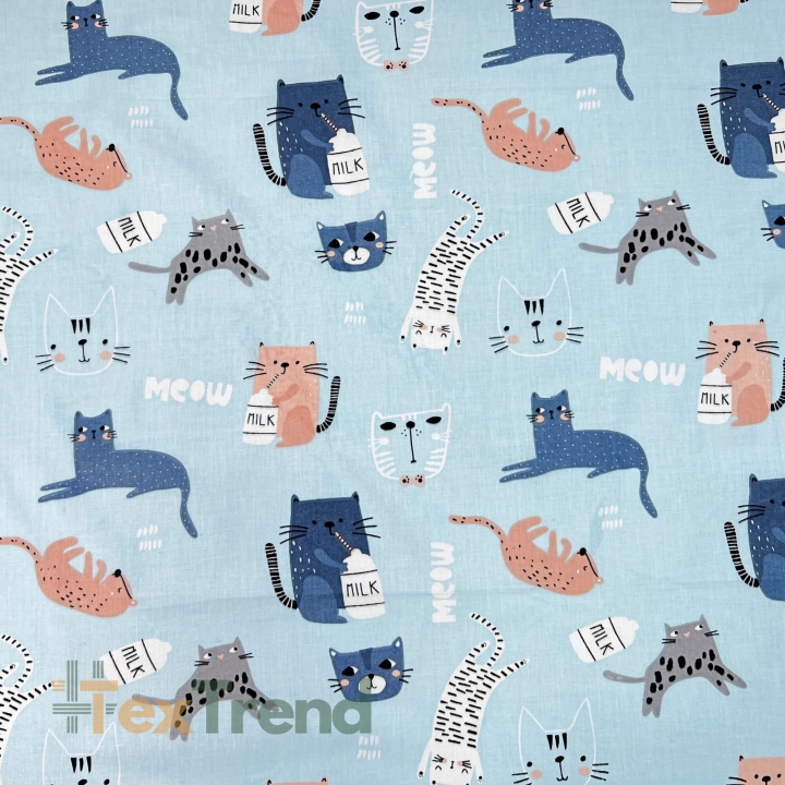 Baumwolle 100% Katzen dunkelblau-aprikosenfarben auf blauem Hintergrund  