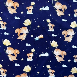 100% Baumwolle Eichhörnchen mit Blumen auf dunkelblauem Hintergrund  