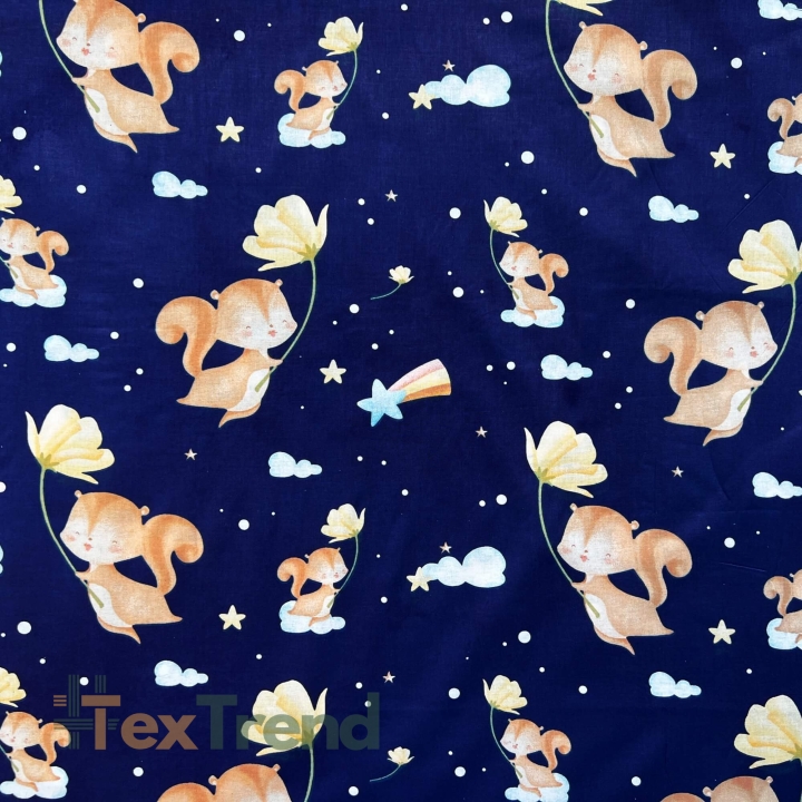 100% Baumwolle Eichhörnchen mit Blumen auf dunkelblauem Hintergrund  